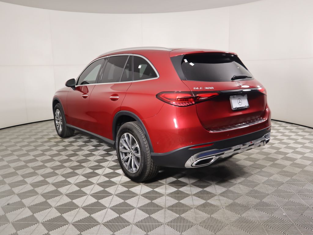 2025 Mercedes Benz GLC 300 photo 7