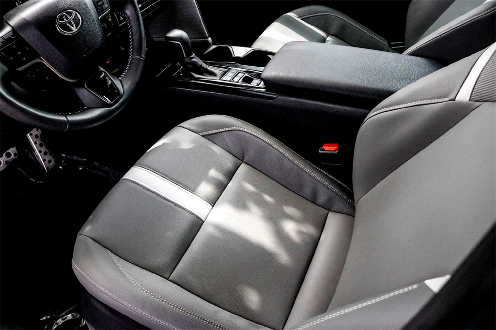 2025 Toyota Camry LE photo 11