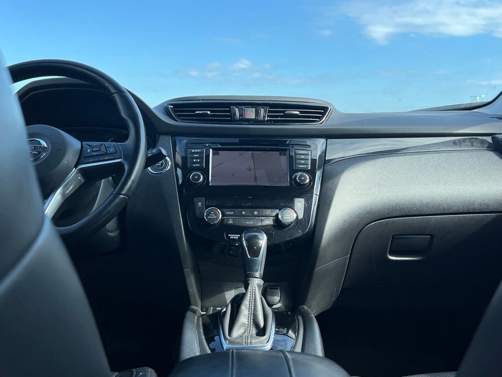 2022 Nissan Rogue Sport SL photo 19