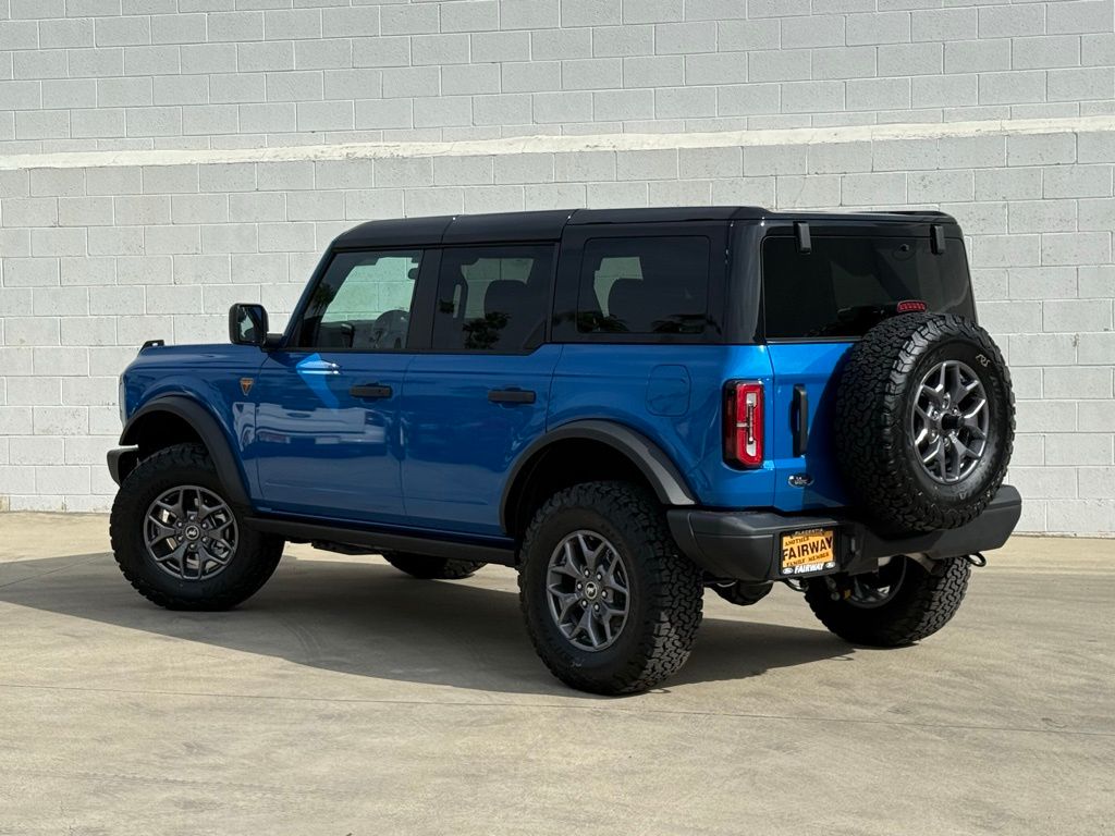 2025 Ford Bronco Badlands photo 2