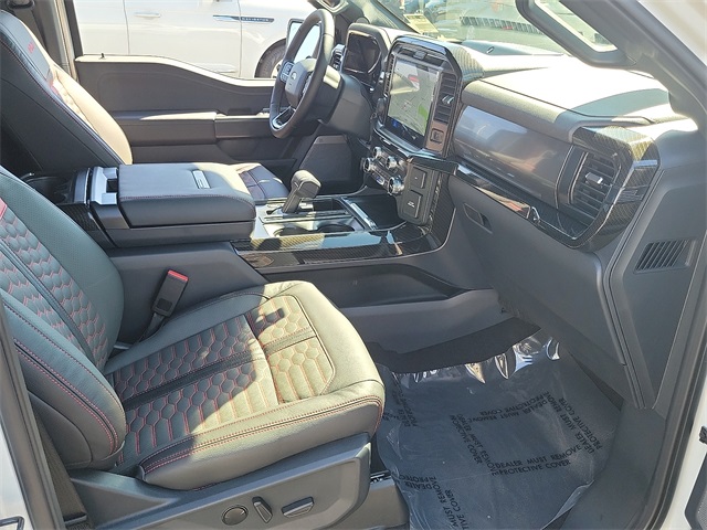 2025 Ford F-150 Lariat photo 16