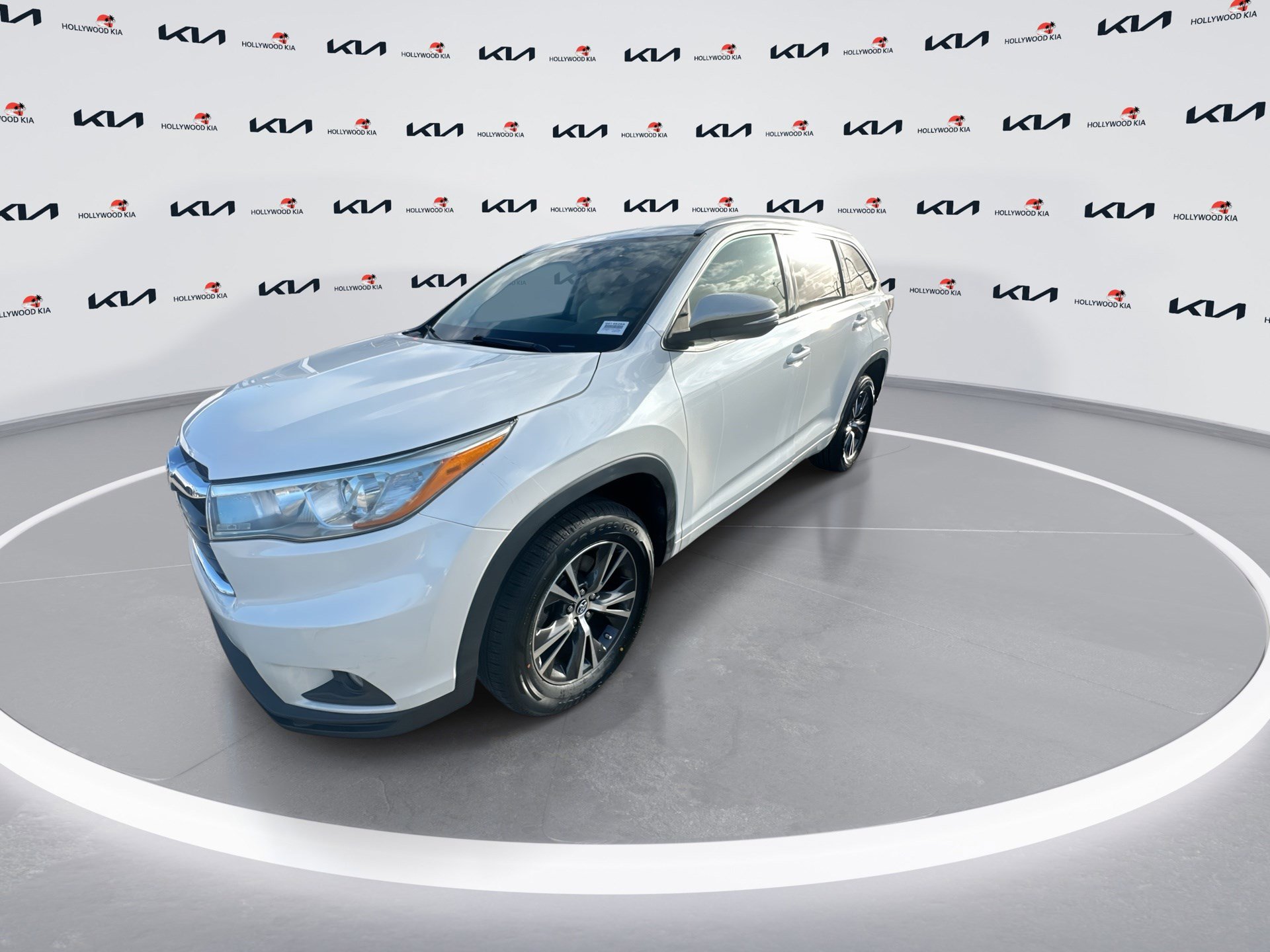 2016 Toyota Highlander Base Hybrid photo 4