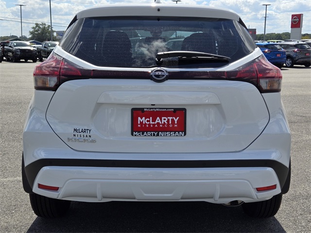 2025 Nissan Kicks Play S photo 4