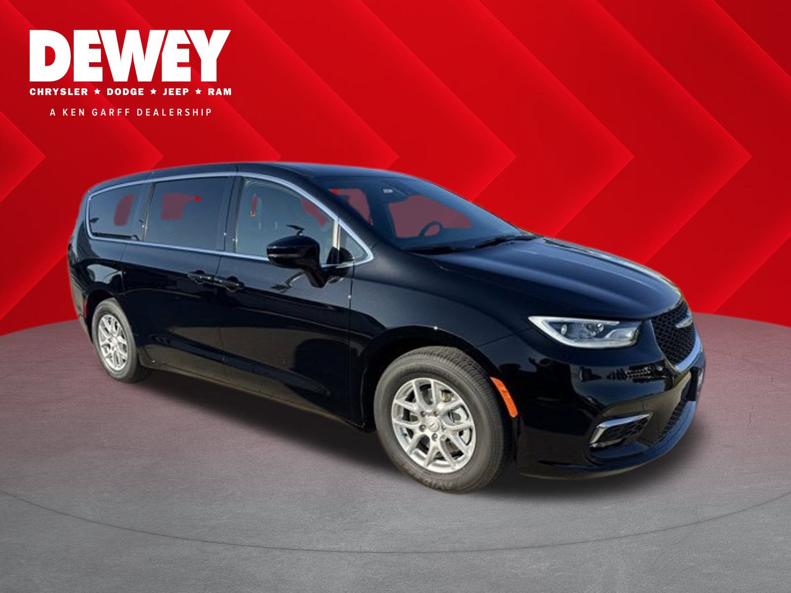 2026 Chrysler Pacifica Select's photo