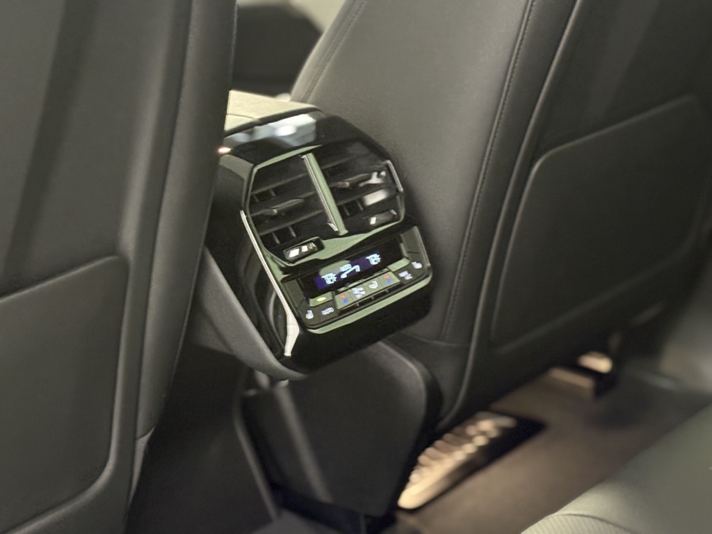 2025 Bmw iX photo 19