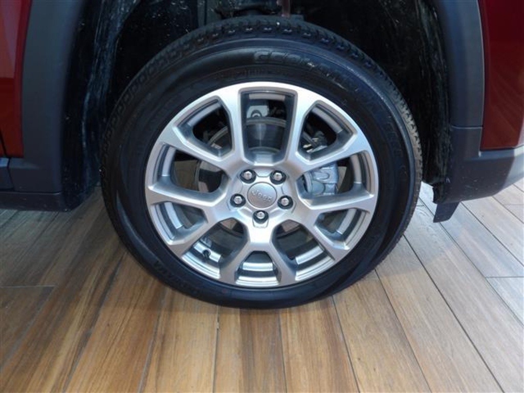2022 Jeep Compass Latitude Lux photo 4
