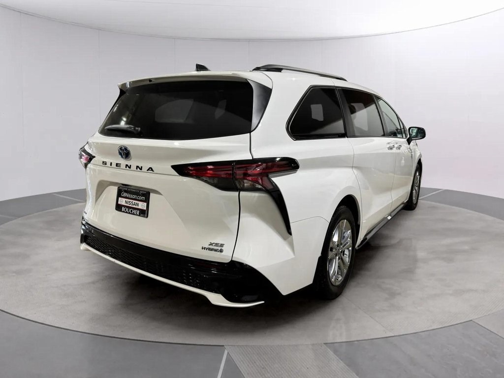2022 Toyota Sienna Limited photo 4