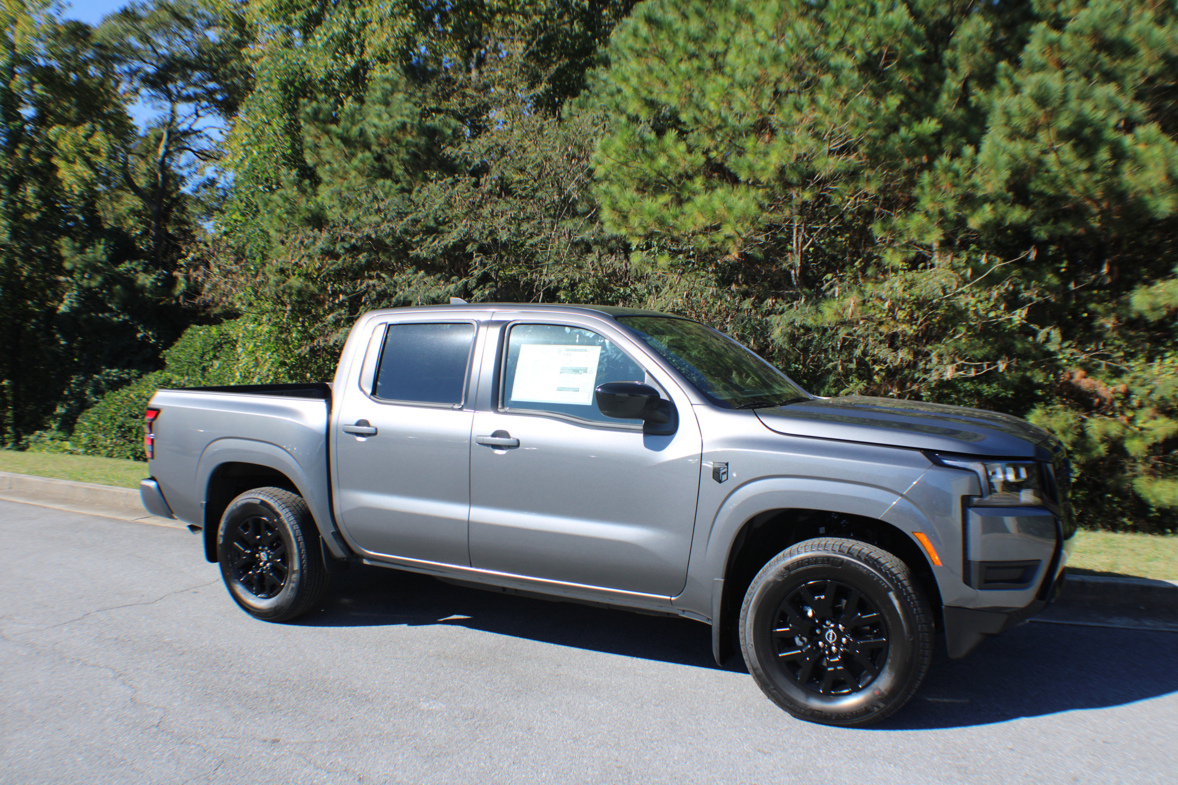 2026 Nissan Frontier SV's photo