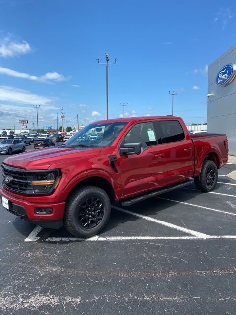 2025 Ford F-150 XLT photo 2