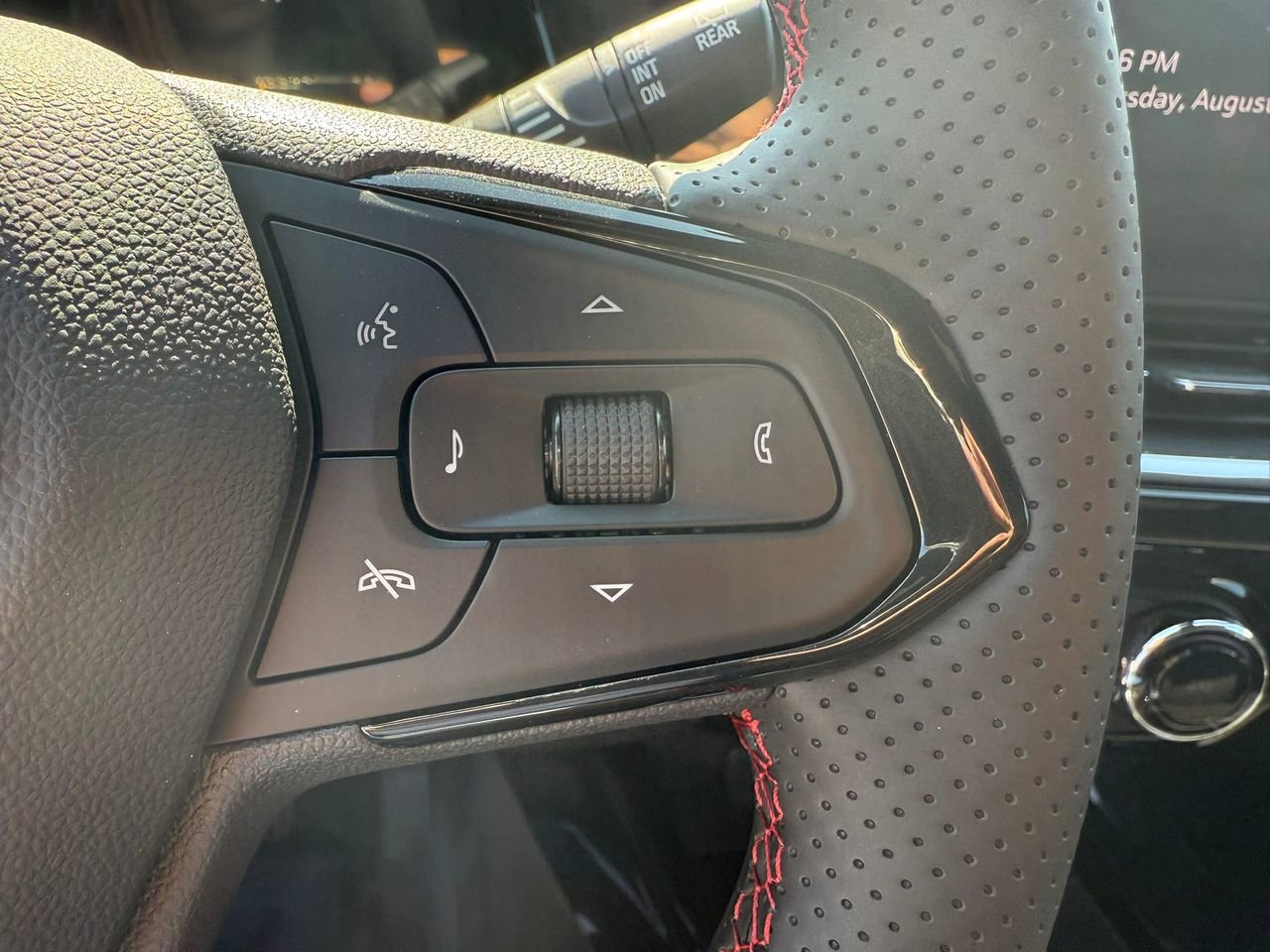 2025 Chevrolet Trax photo 17