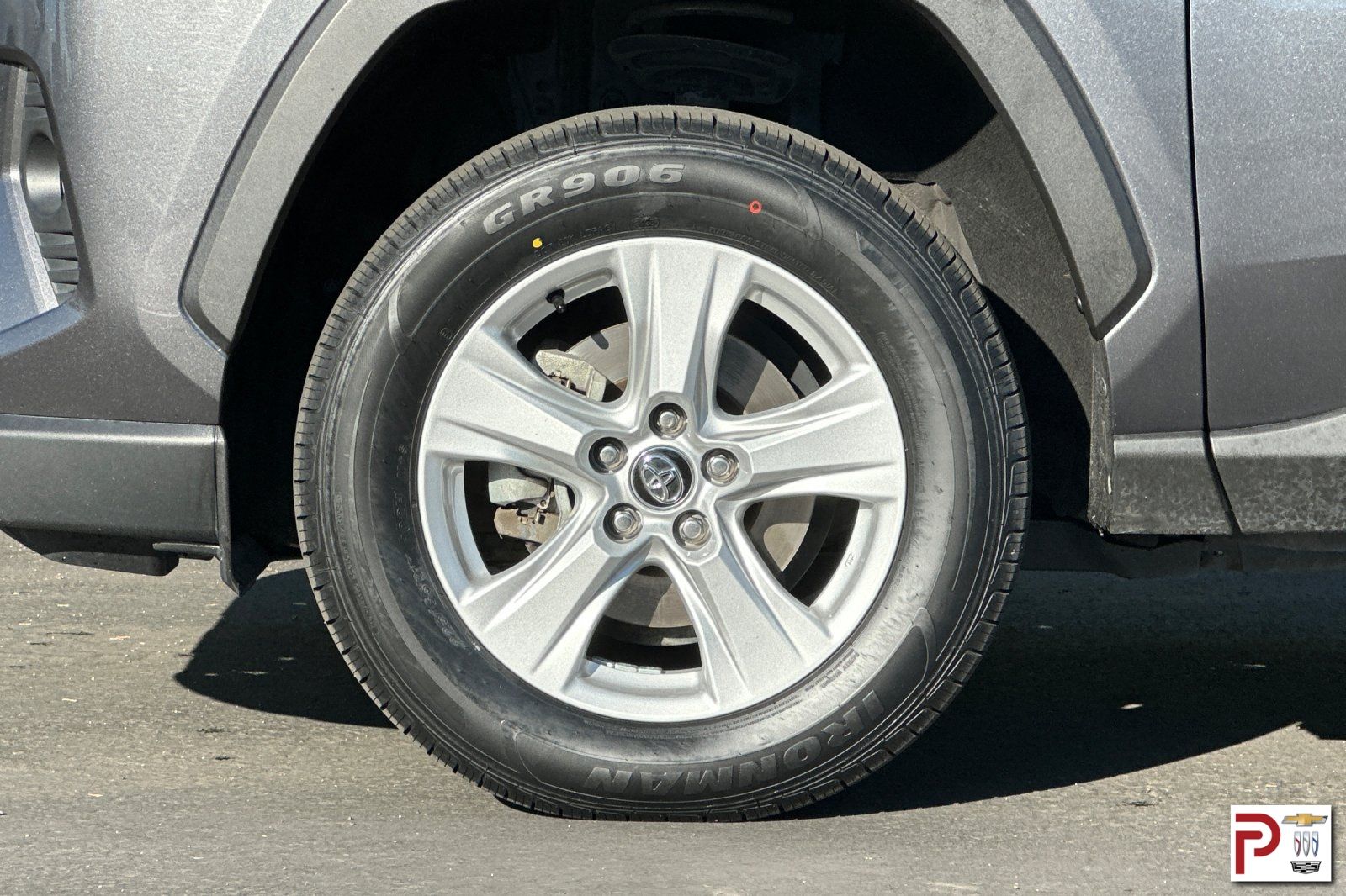 2020 Toyota RAV4 Hybrid XLE photo 31