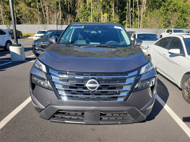 2024 Nissan Rogue SV photo 2