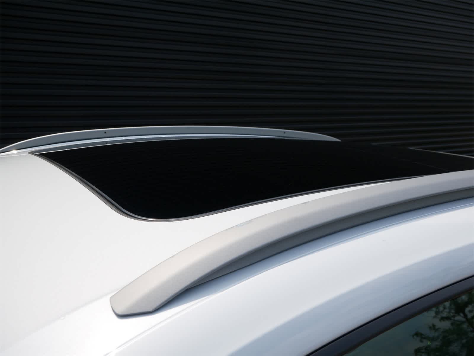 2025 Porsche Macan Electric 4 photo 22
