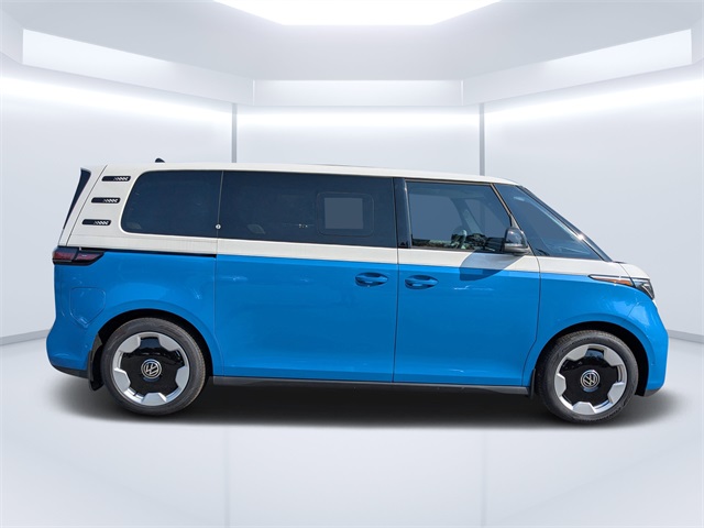 2025 Volkswagen ID. Buzz Pro Plus photo 2