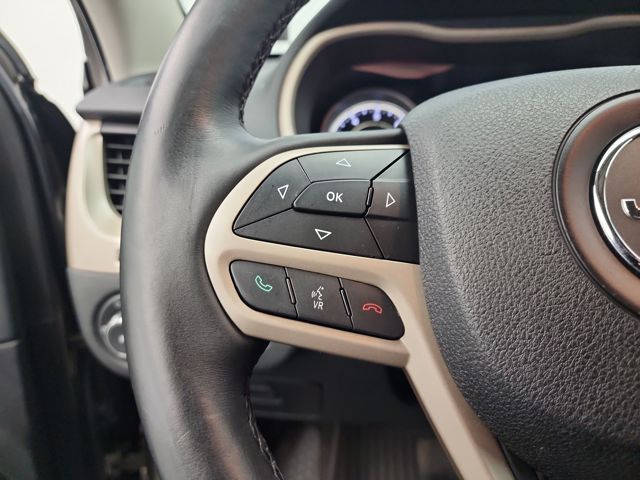 2017 Jeep Cherokee Latitude photo 19