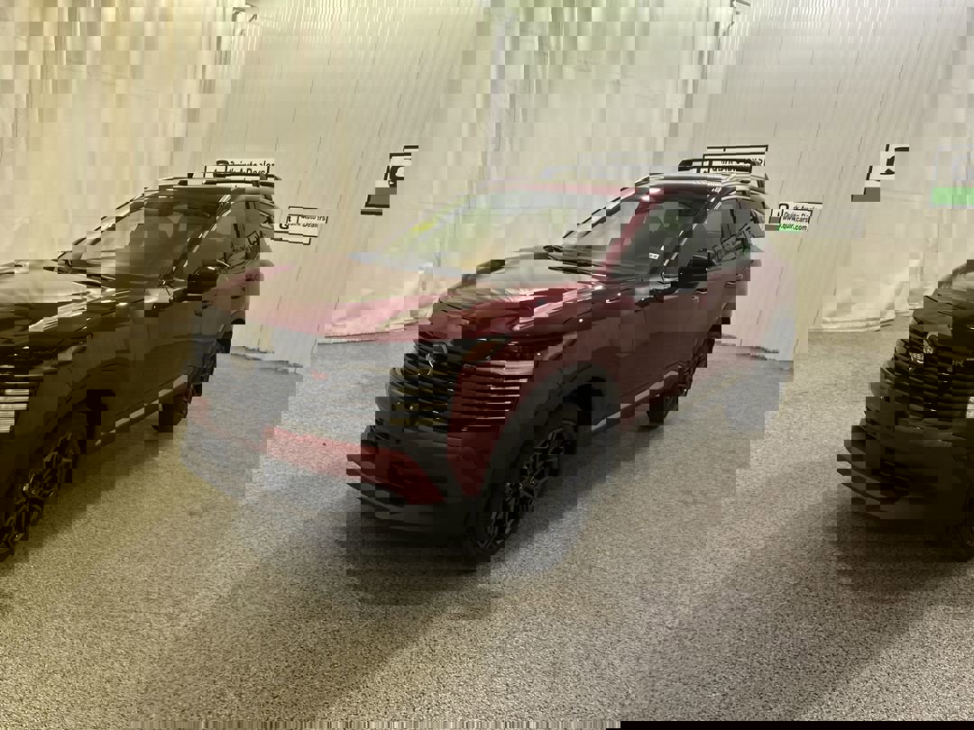 2026 Nissan Kicks SR photo 4