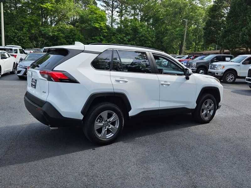 2023 Toyota RAV4 XLE photo 13