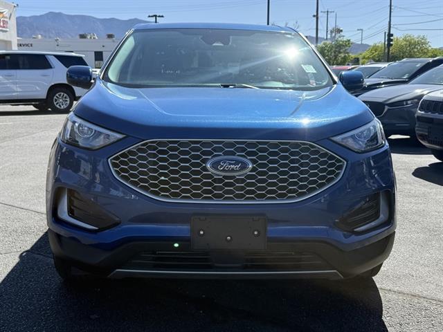 2024 Ford Edge SEL photo 2