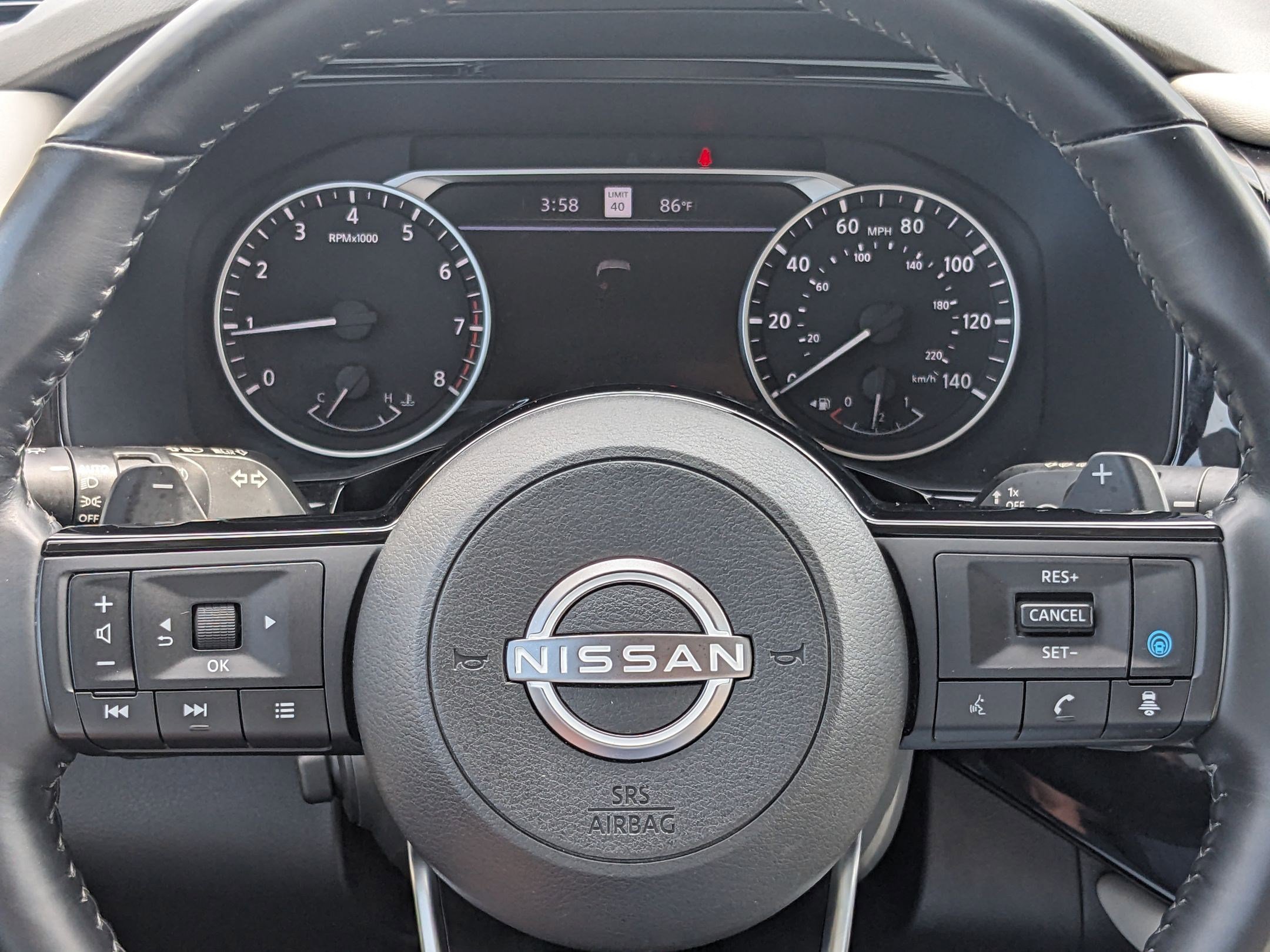 2022 Nissan Pathfinder Platinum photo 8