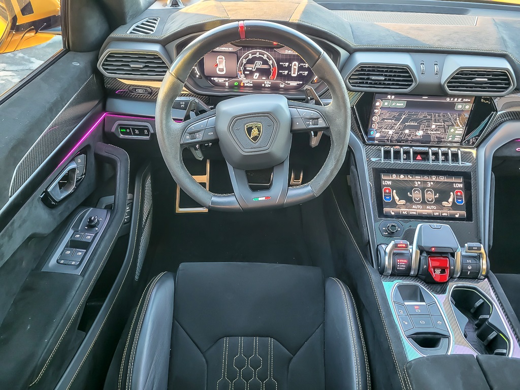 2023 LAMBORGHINI URUS - Image 11
