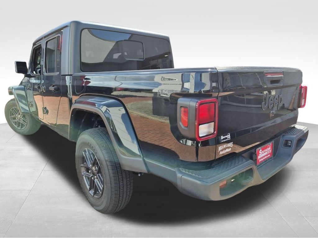 2024 Jeep Gladiator Sport photo 4