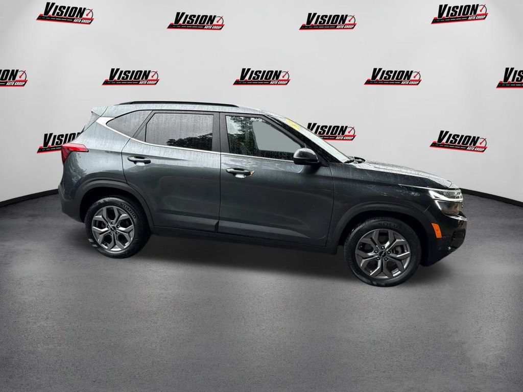 2024 Kia Seltos S photo 4