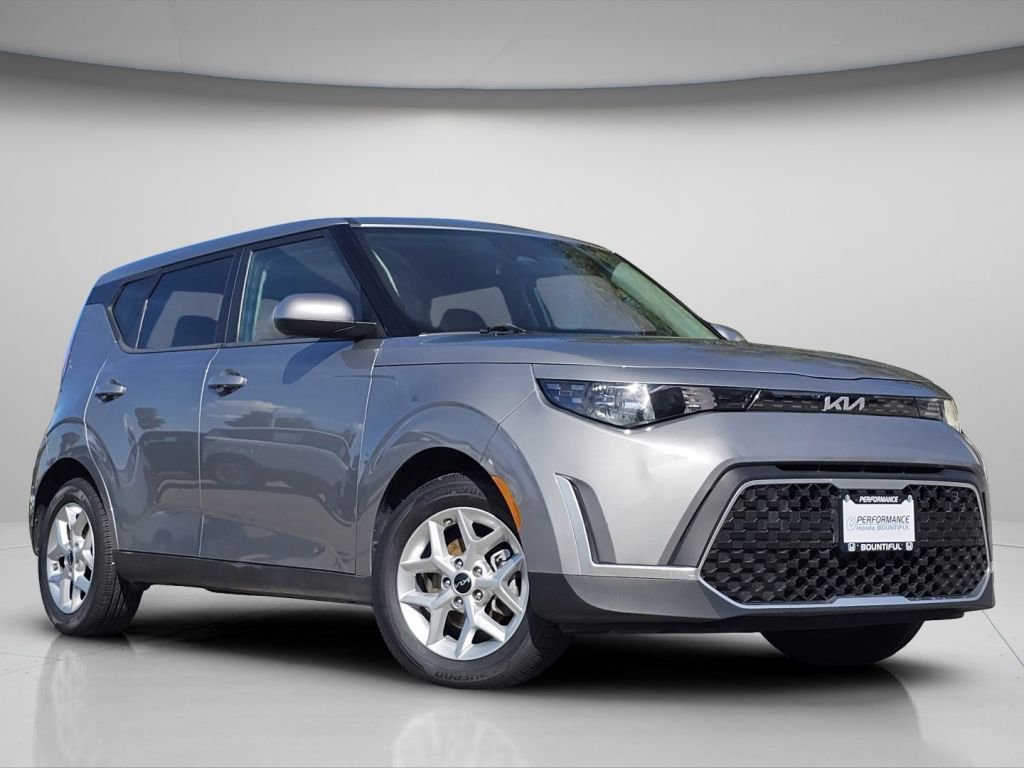 2023 Kia Soul LX photo 3
