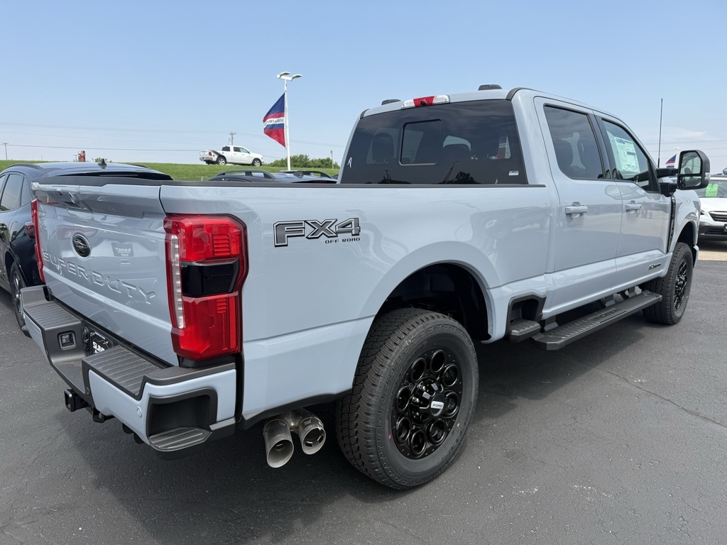 2025 Ford F-250 Lariat photo 4