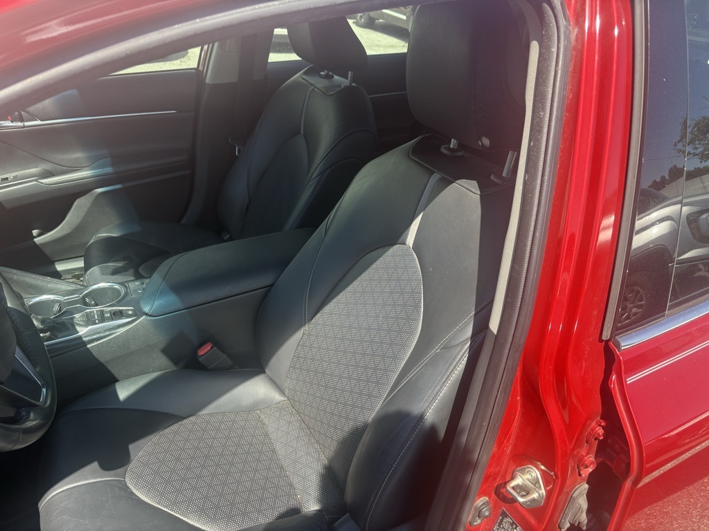 2020 Toyota Camry XSE photo 4