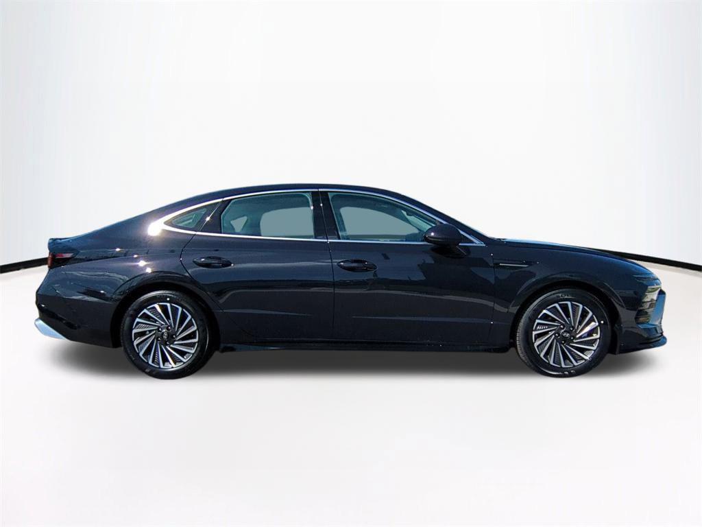 2025 Hyundai Sonata Hybrid SEL photo 4