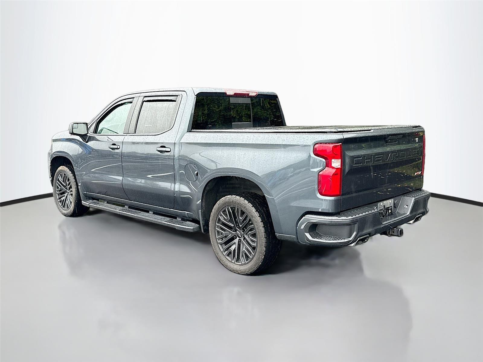 2020 Chevrolet Silverado 1500 RST photo 2