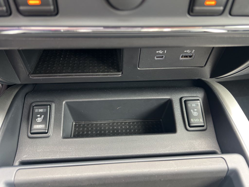2024 Nissan Titan SV photo 14
