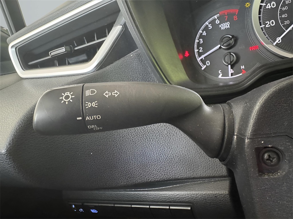 2022 Toyota Corolla LE photo 13