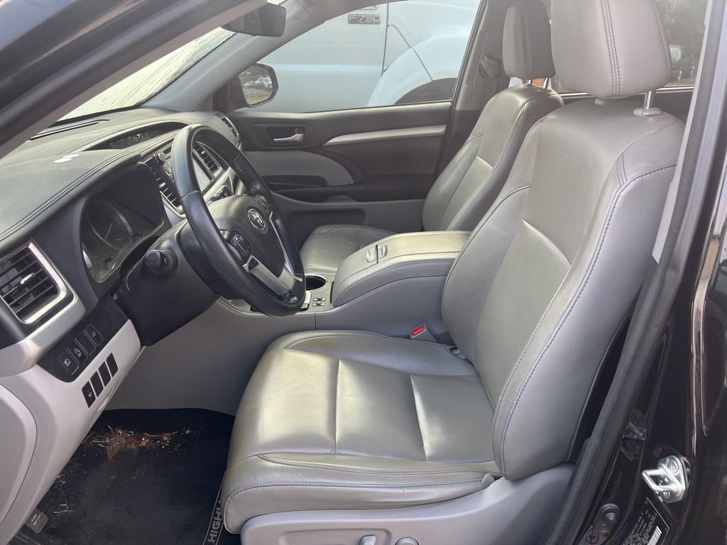 2017 Toyota Highlander SE XLE photo 4