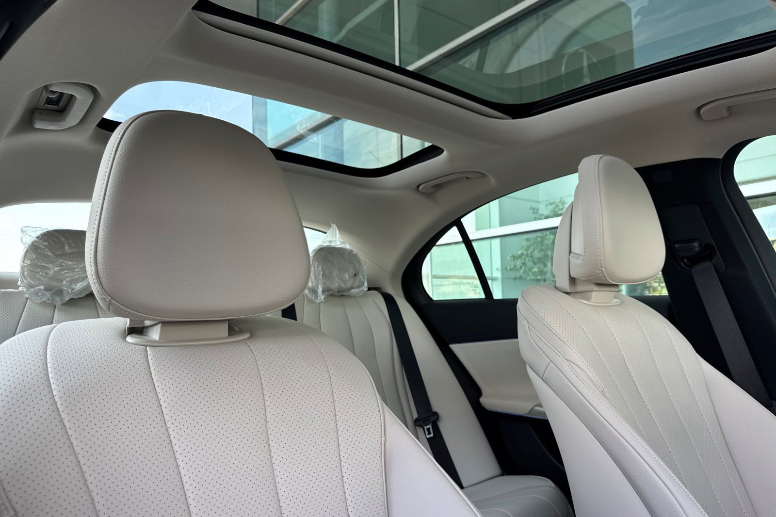 2025 Mercedes Benz E 350 Sedan photo 3