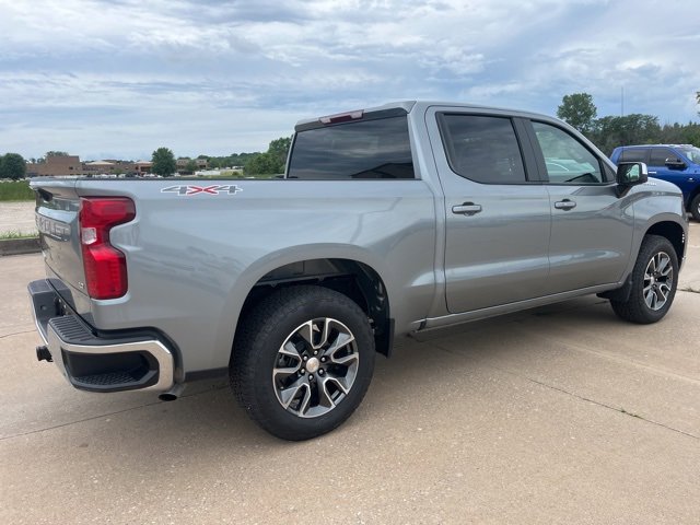 2025 Chevrolet Silverado 1500 LT photo 4