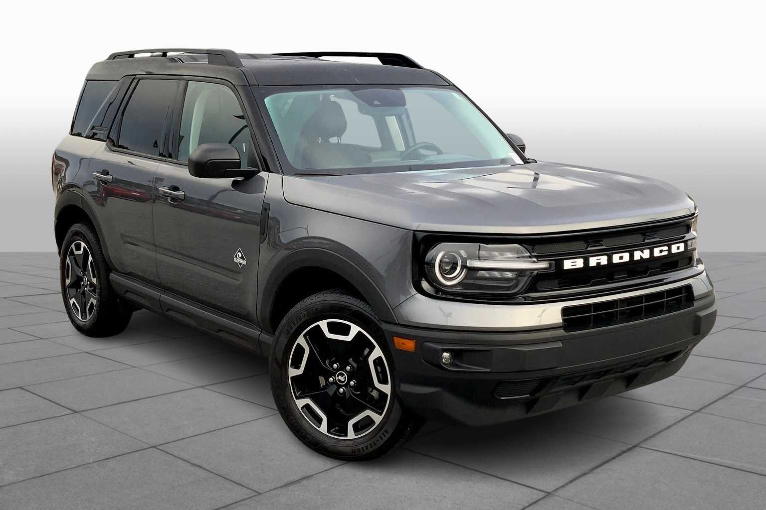 2021 Ford Bronco Sport Outer Banks photo 2