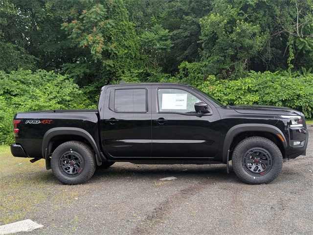 2025 Nissan Frontier PRO-4X photo 2