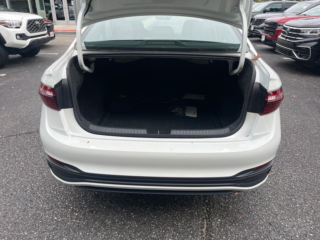 2024 Volkswagen Jetta 1.5T SE photo 28