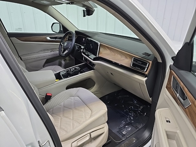 2024 Volkswagen Atlas SE Technology photo 15