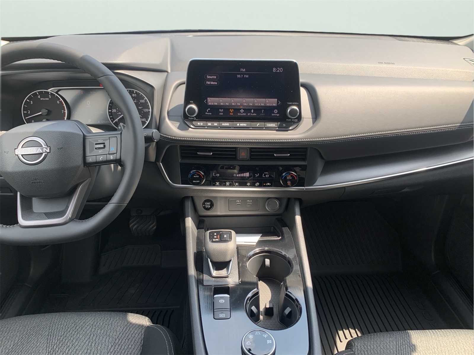2026 Nissan Rogue SV photo 25