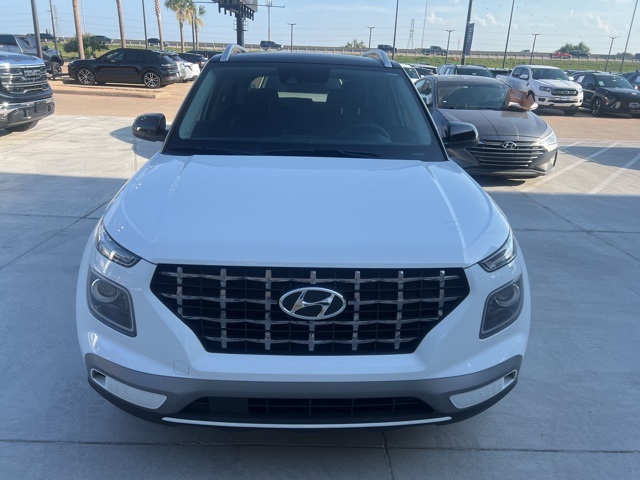 2022 Hyundai Venue SEL Limited photo 2