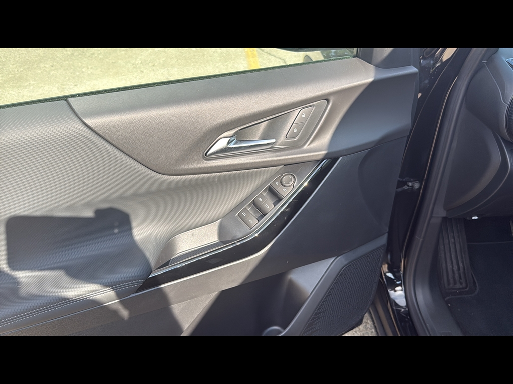 2026 Chevrolet Equinox LT photo 4