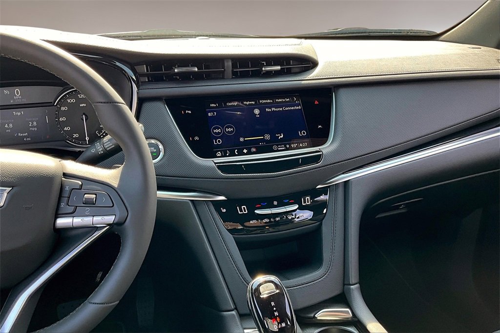 2025 Cadillac XT6 Luxury photo 5