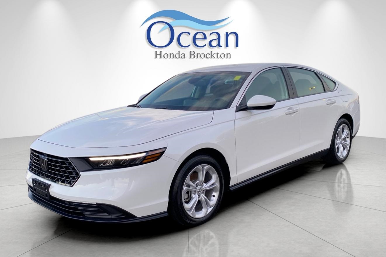 2025 Honda Accord LX photo 7