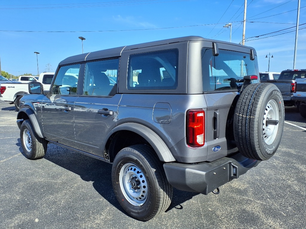 2025 Ford Bronco Base photo 5