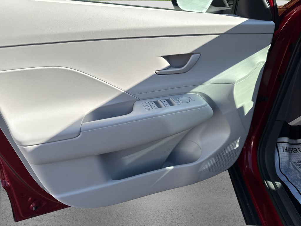 2024 Hyundai Kona SEL photo 20
