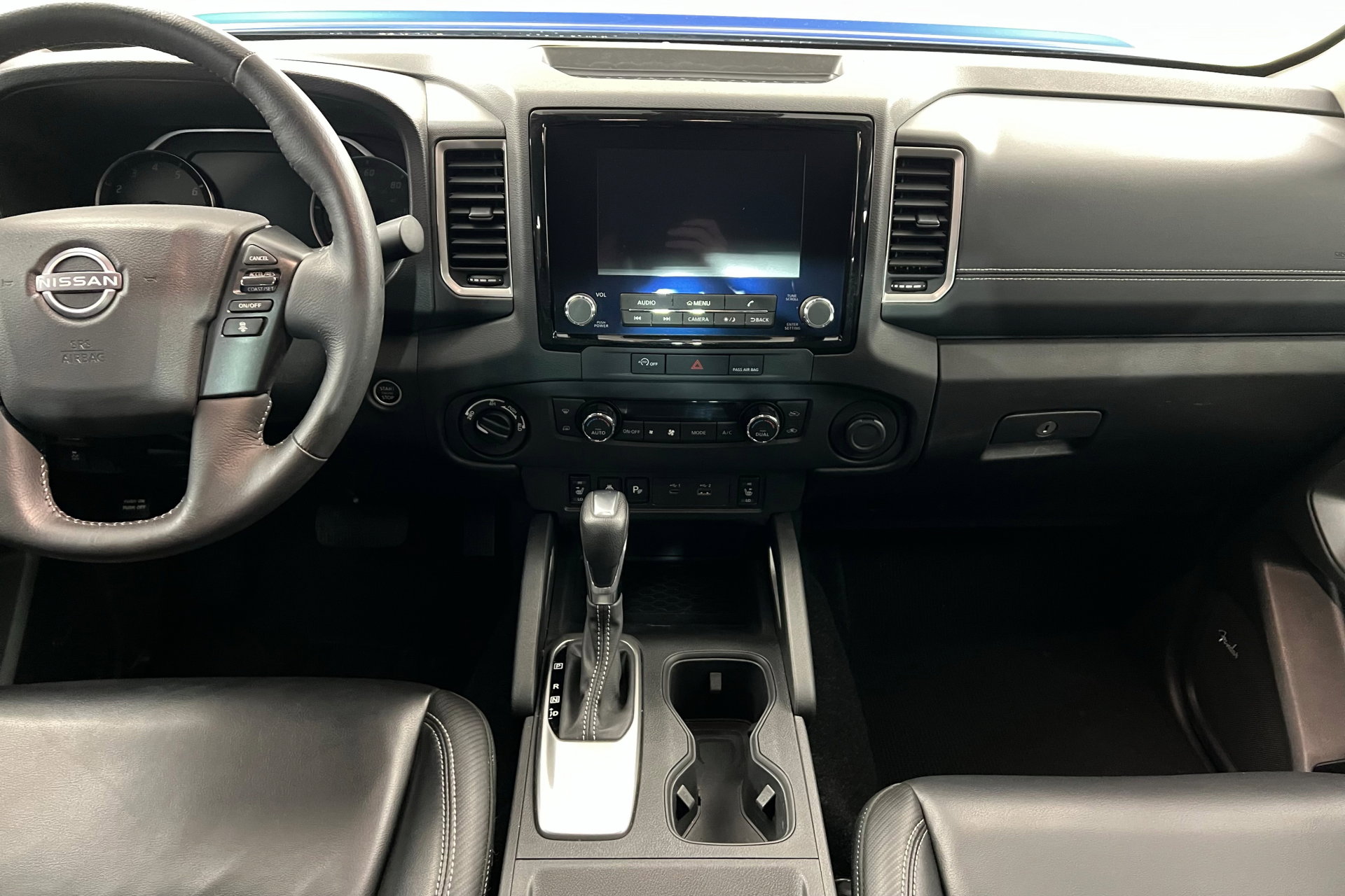 2024 Nissan Frontier SL photo 13