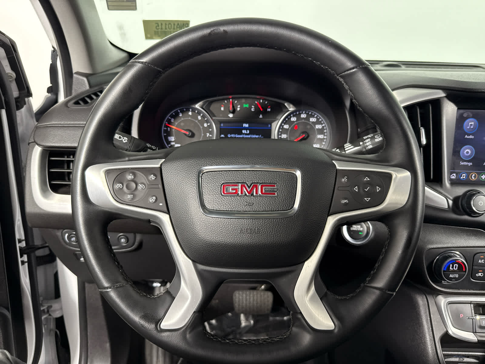 2024 Gmc Terrain SLT photo 25