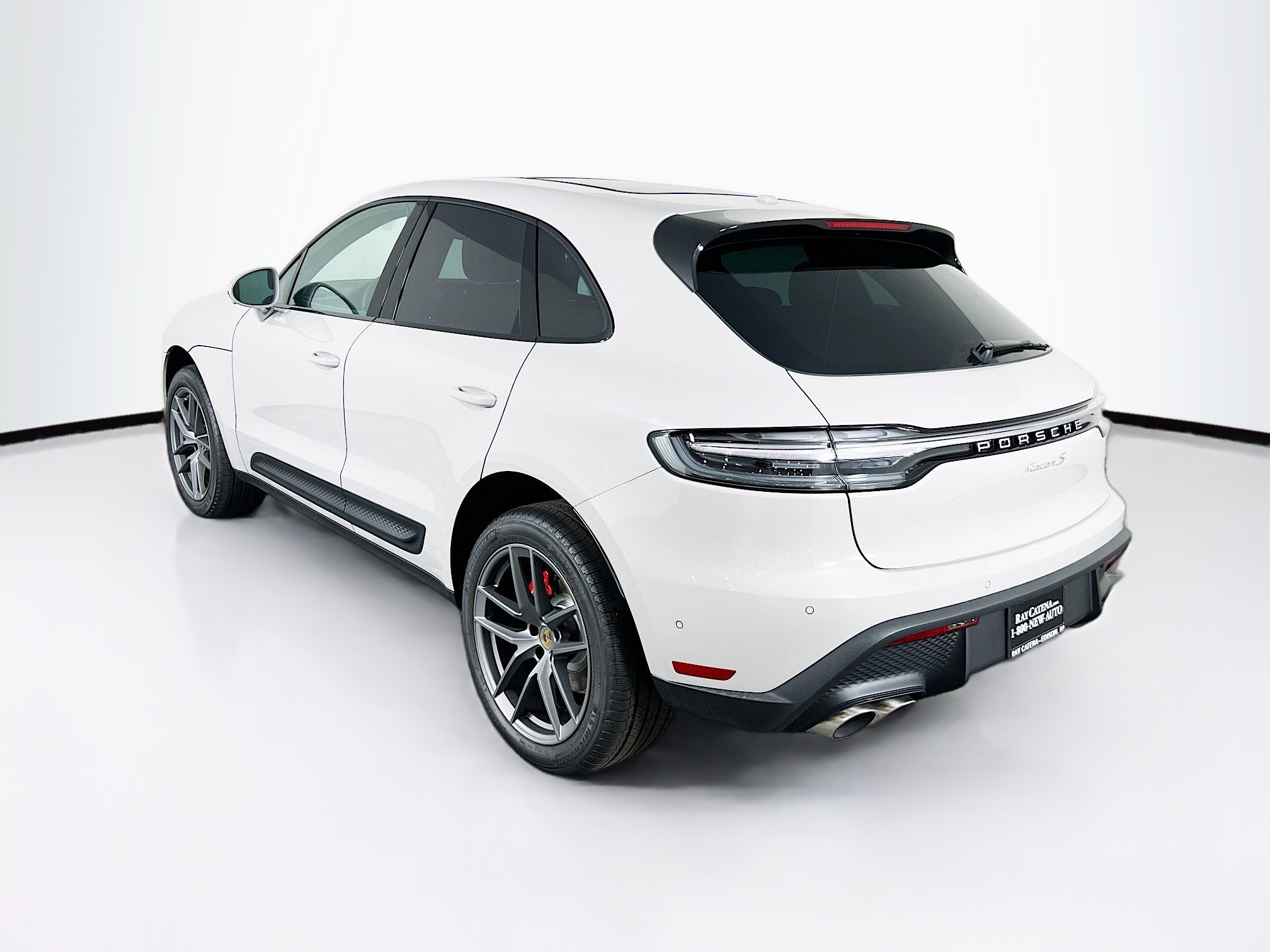 2025 Porsche Macan S photo 3